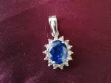 Hvidgulds halskæde vedhæng med blå safir sten - 4