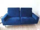 kongeblå sofa