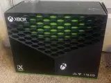 Xbox series X med tilbehør sælges