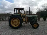 John Deere 2120 traktor - 2