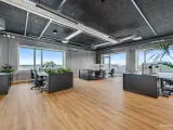 Lyst og åbent kontor på 2. sal i World Trade Center - 5