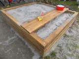 Sandkasse i lufttørret egetræ - byggesæt