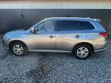 Mitsubishi Outlander 2,4 PHEV Invite+ CVT 4WD - 4