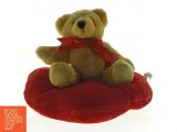 Bamse på hjerteformet plyspude (str. 24 x 20 cm) - 2