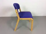 Duba konferencestol i bøg, med blå/lilla sæde og ryg - 3