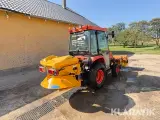 Traktor Kubota STV36 med kost og spreder - 5