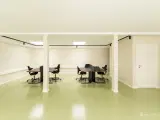Nyrenoveret studiokontor i Valby med ovenlys og stilfuldt tekøkken  - 5
