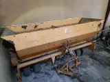 - - - Sandudlægger 2 meter - 2