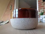 Porcelæns krukke med låg 