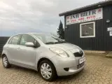 Toyota Yaris 1,3 Sol - 2