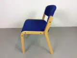 Duba konferencestol i bøg, med blå sæde og ryg - 5