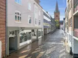 Butik/klinik/kontor med store facadevinduer - 2