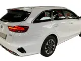 Kia Ceed 1,6 PHEV Prestige SW DCT - 4