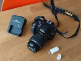 Nikon D3200 24.2mp, 16 gb ram, AF-S 18-55mm objekt