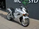 Honda VFR 800 F MC-SYD       BYTTER GERNE - 2