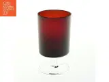 Rødvinsglas i rødt glas fra Luminarc (str. H. 11,5 cm. ø. 7 cm) - 5