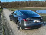 Tesla Model 3  Long Range AWD - 3