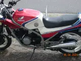 honda vf750f motorcycle - 4