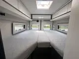 2019 - Adria Twin Supreme 640 SLB   Velholdt Camper Van med enkelt senge - 5