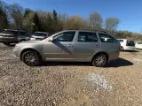 Skoda Octavia 1,6 TDi 105 GreenLine Combi - 2