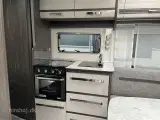 2024 - Fendt Diamant 560 DW   Fendt Diamant med stort badeværelse med særskilt brusekabine fra Hinshøj Caravan - 3