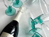Luminarc champagneglas på azurblå fod, pris for 2 stk - 2