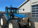New Holland 8360 med 4stk fabriksnye dæk til.  Super stærk traktor. - 3