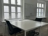 Kontorplads(er) udlejes i indre by. Lækre rammer til god pris. - 2