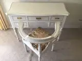 Antik skrivebord med stol