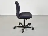 Häg h04 kontorstol med sort/blå polster og sort stel - 4