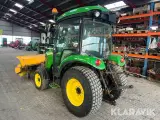Traktor John deere 3720 E Hydro - 4