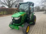 John deere 3046r - 3