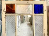 Smukt vindue m. farvet og sandblæst glas - 4