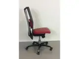 Häg h09 9220 kontorstol med rød læder og sort net ryg - 4