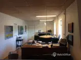 Attraktiv ejendom for mindre produktion eller salg/lager - 3