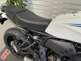 Yamaha XSR700 Heritage White - 3