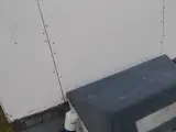 Mini camper til 2 og stativ til 2 cykler på taget. - 2