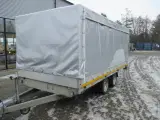 Stor gardin / Presnings trailer - 2
