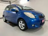 Toyota Yaris 1,3 Sol - 2