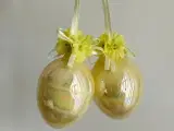 Iriserende æg, gult m blomster, 2 stk samlet - 2