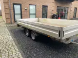 Trailer - 3