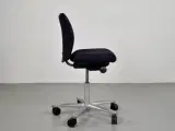 Häg h05 5200 kontorstol med sort/blå polster og grå stel. - 2