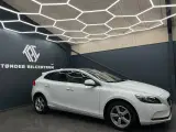 Volvo V40 2,0 T3 152 Momentum - 3