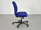 Häg h04 4400 kontorstol med blåt polster og sort stel - 4
