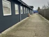 Super beliggenhed ud til Paltholmvej. Nabo til JEM & FIX - 2