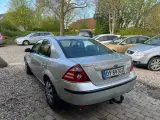 Ford Mondeo 1.8  - 5