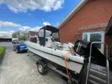 Pilot 520 kabinebåd. Med næsten ubrugt motor. - 2