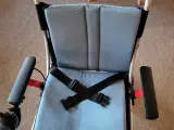 Kørestol med hjælpemotor - 2