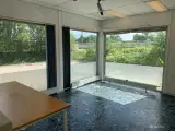Centralt beliggende lager med kontor - facade til Køge Bugt Motorvejen - 5