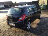 Opel corsa 1,4 i 5 døre nysynet træk mm  - 3